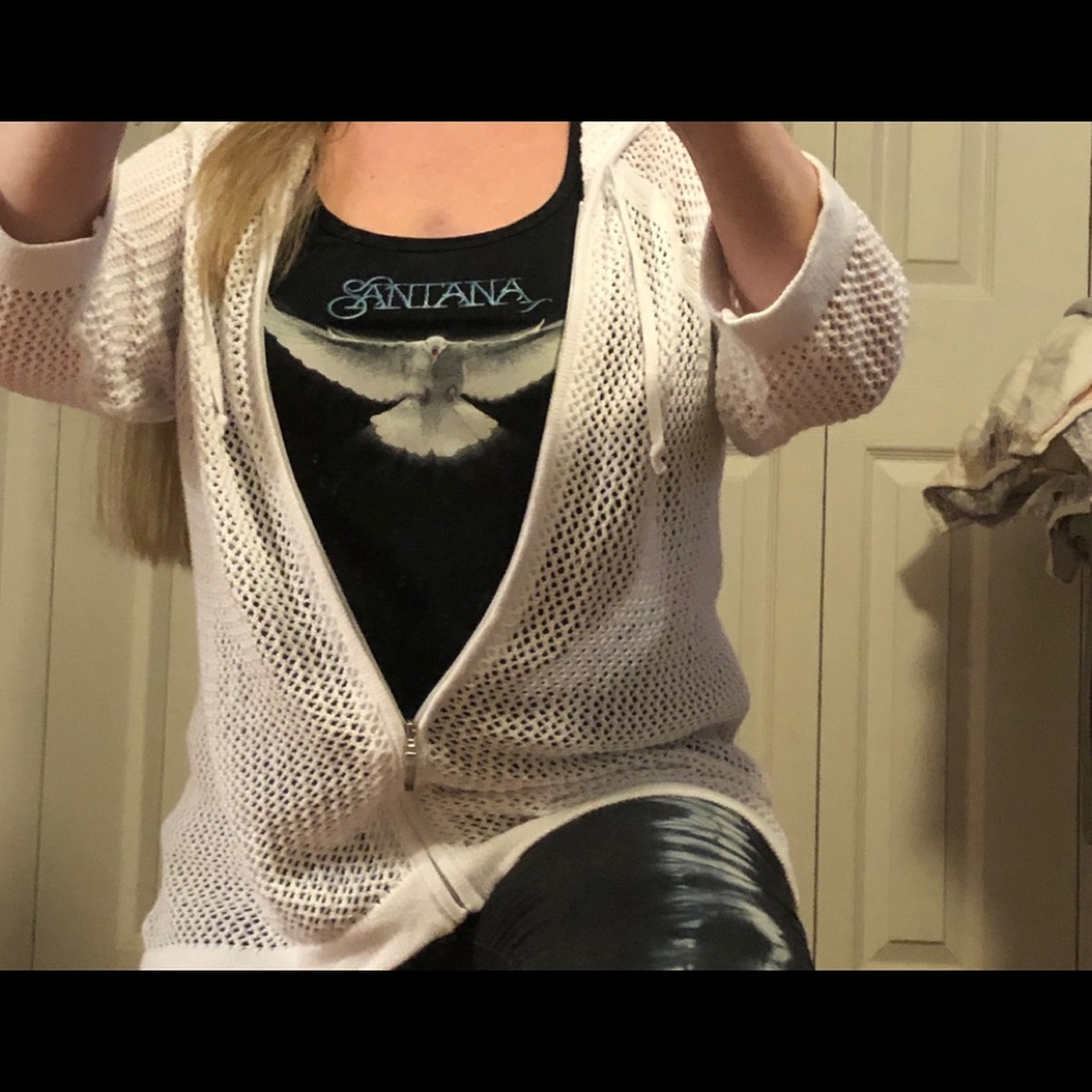 Marshmallow in a Tasteful Tour Tank and wild jeans